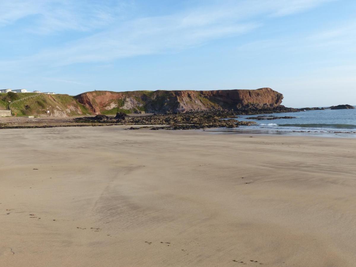 Relax In A 1 Bedroom Apartment Near A Country Pub Eyemouth Buitenkant foto
