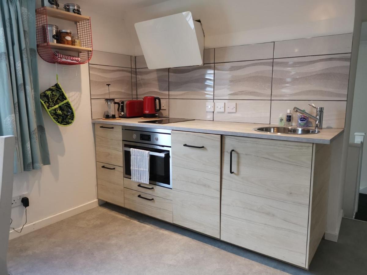 Relax In A 1 Bedroom Apartment Near A Country Pub Eyemouth Buitenkant foto